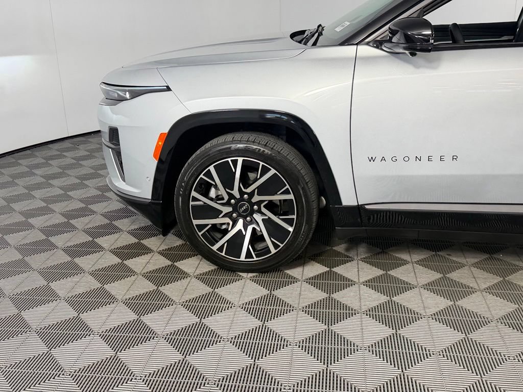 Used 2025 Jeep Wagoneer S Limited AWD/4WD image 12