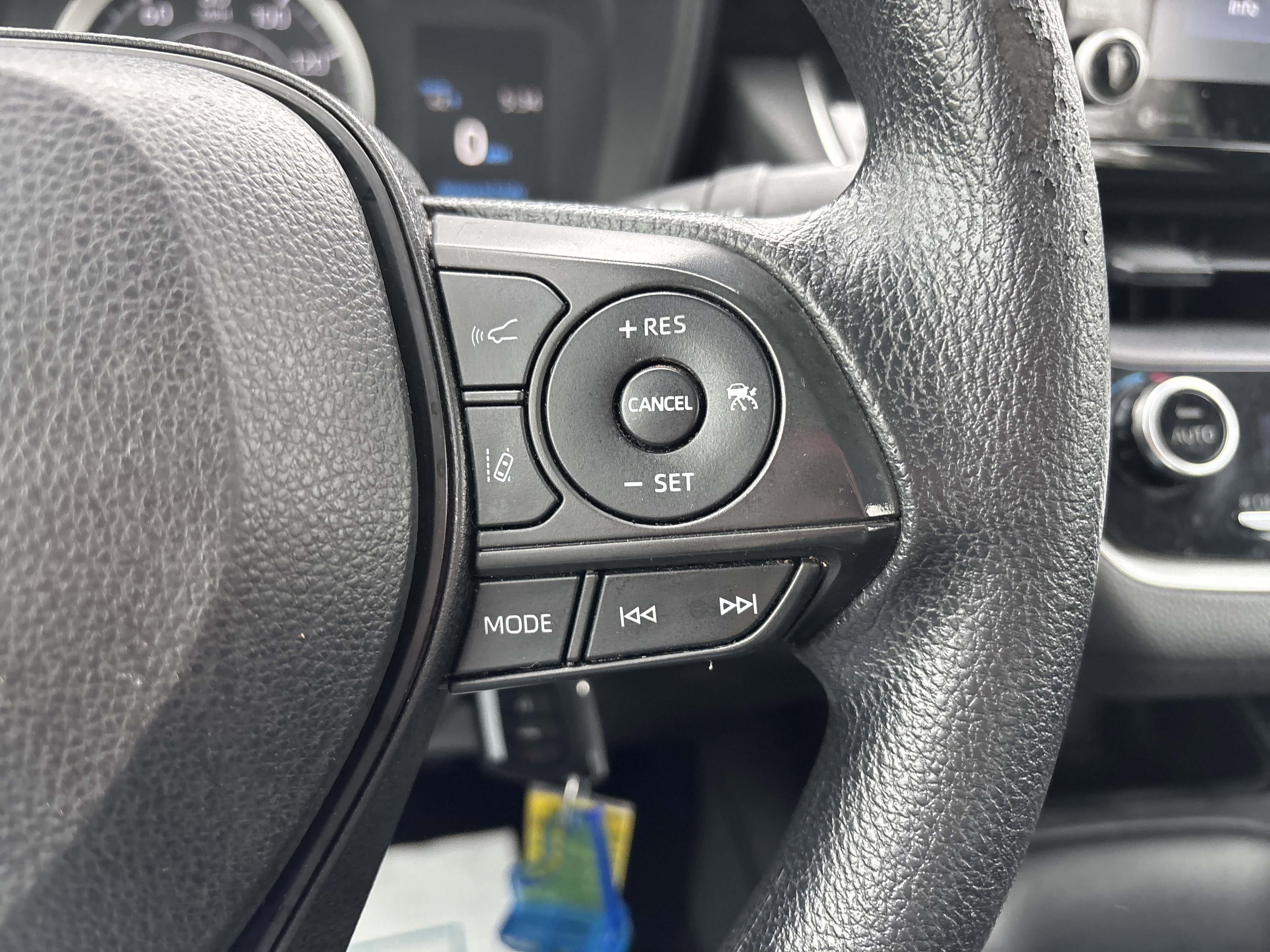 Used 2022 Toyota Corolla LE FWD image 23