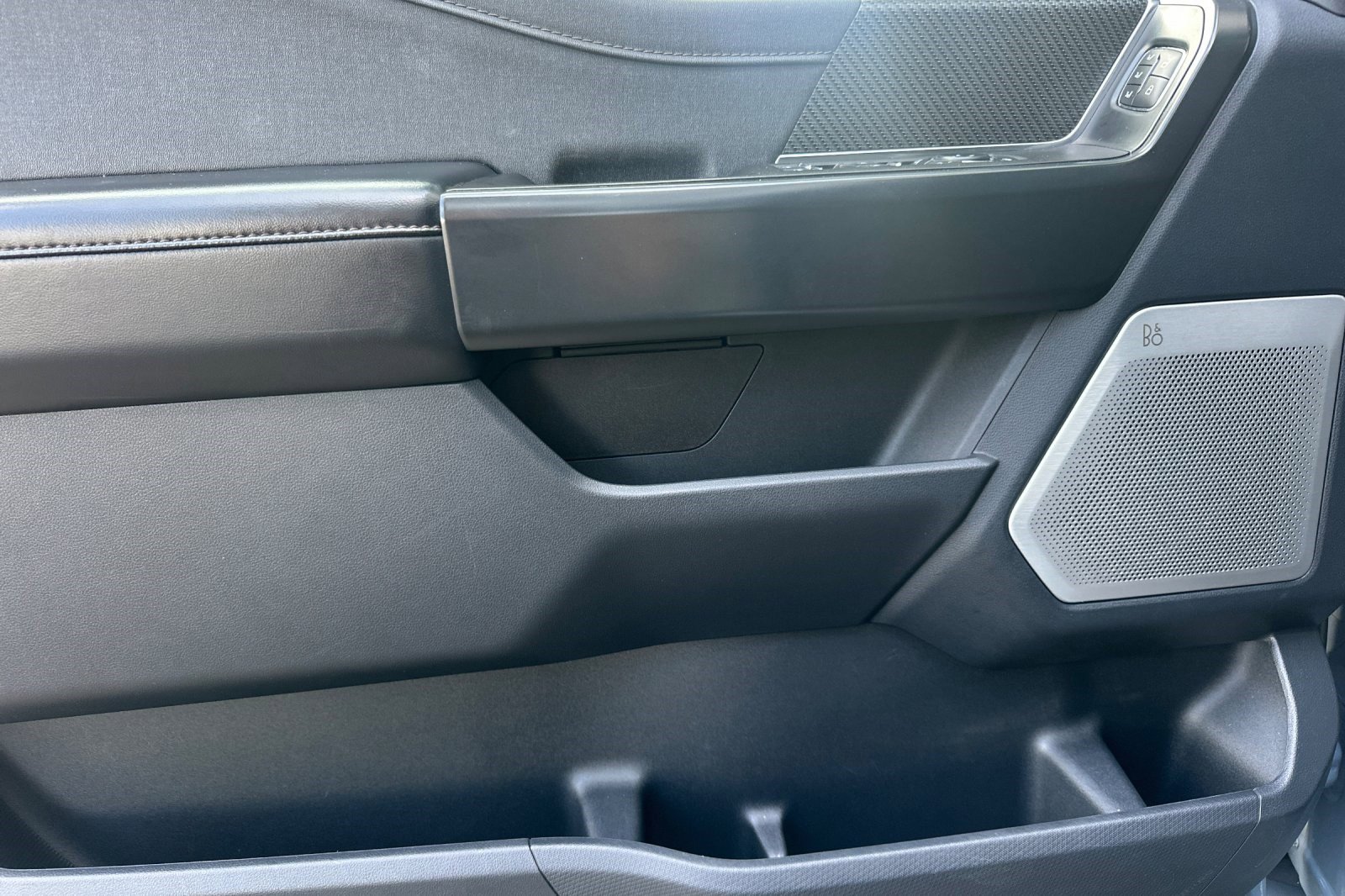 Used 2023 Ford F150 Raptor w/ Raptor Carbon Fiber Package image 12