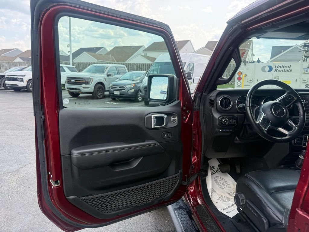 Used 2021 Jeep Wrangler Unlimited Sahara w/ Cold Weather Group AWD/4WD image 16