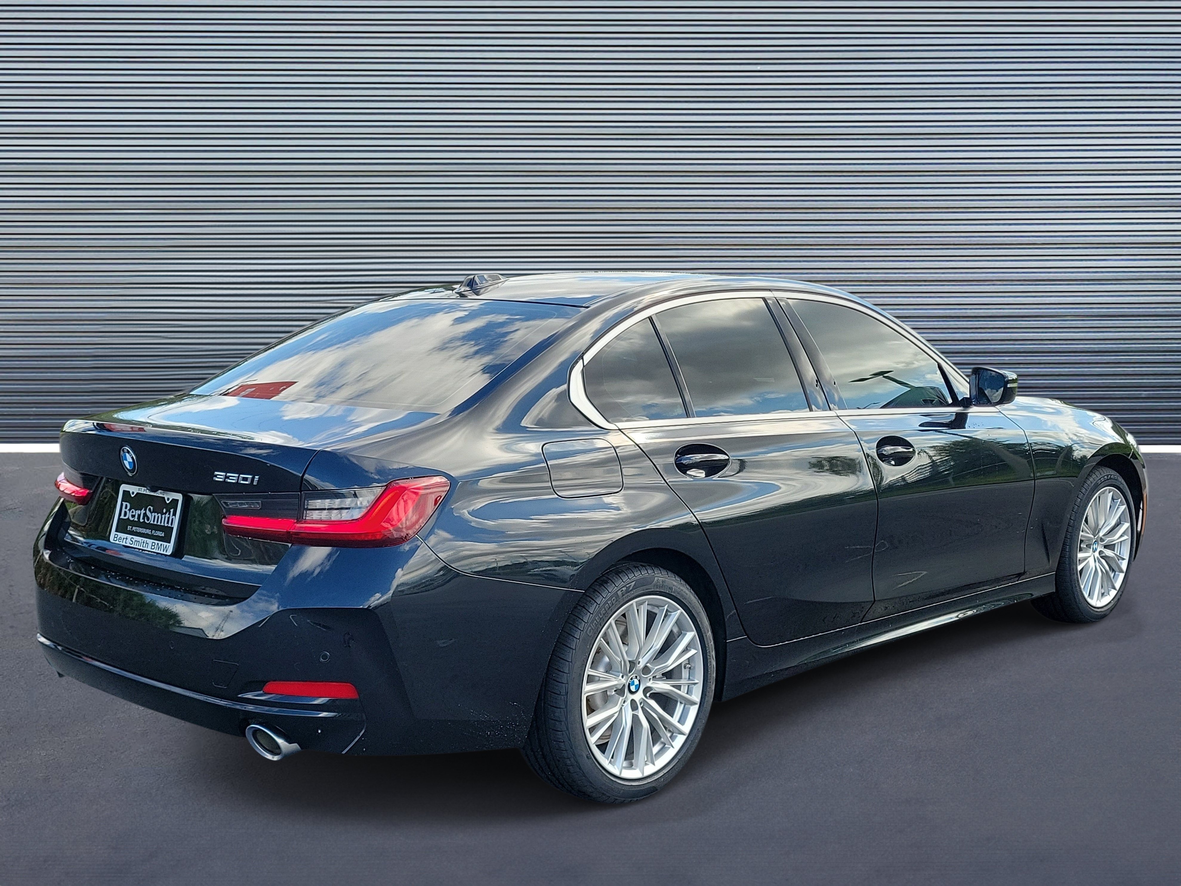 Used 2024 BMW 330i Sedan w/ Convenience Package RWD image 3