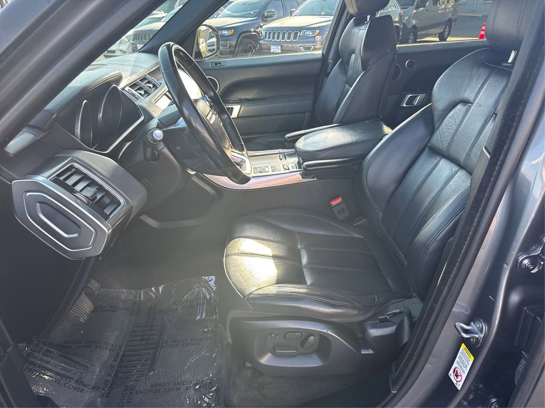 Used 2015 Land Rover Range Rover Sport SE image 10