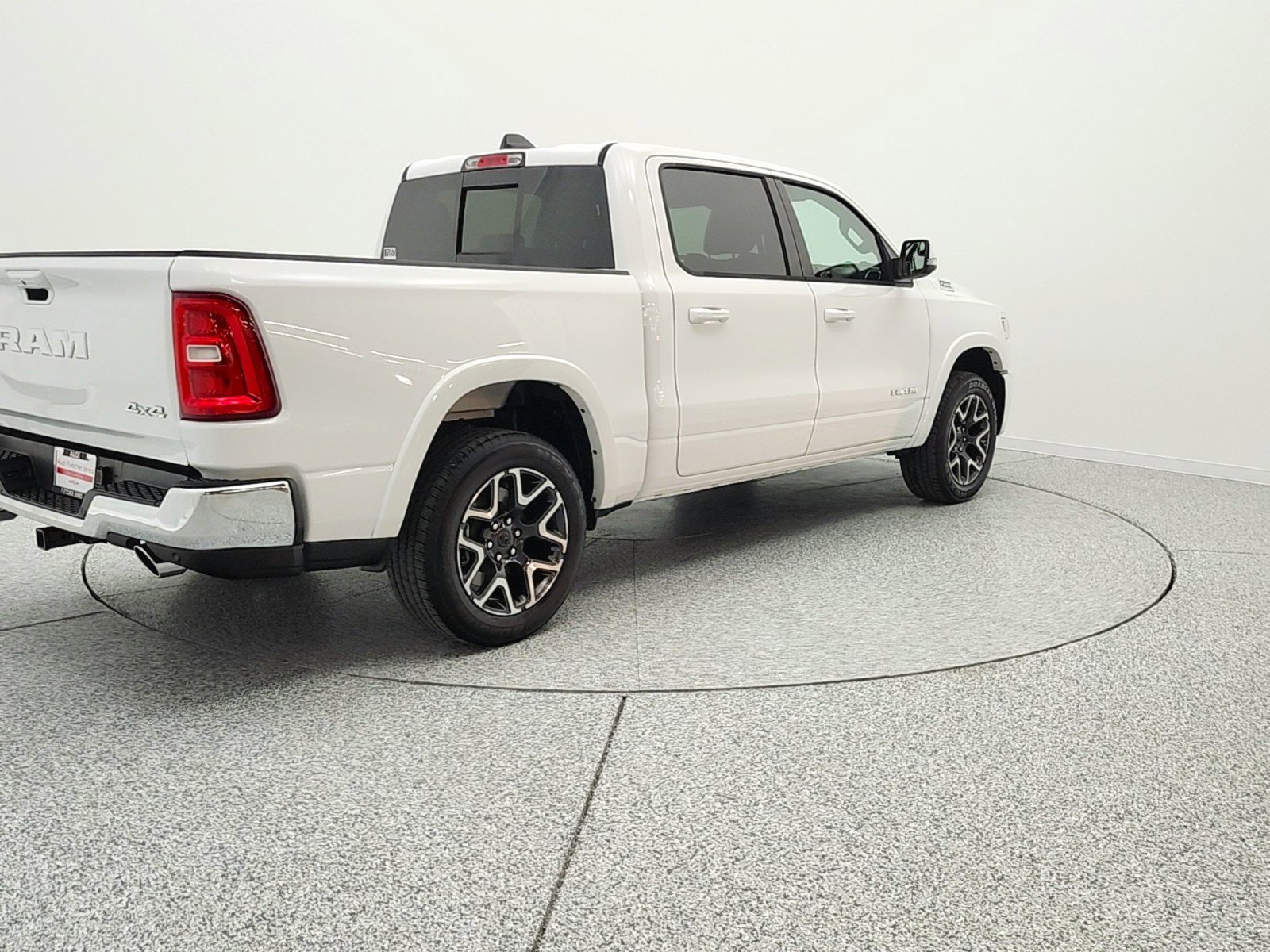 Used 2026 RAM 1500 Laramie AWD/4WD image 5