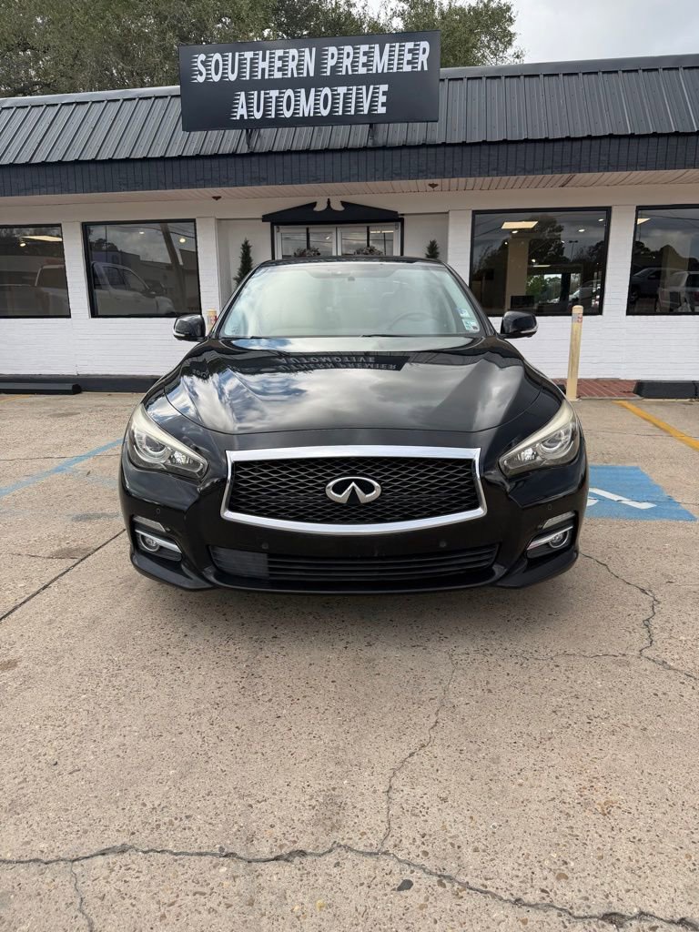 Used 2017 INFINITI Q50 3.0t Premium w/ Driver Assistance Package image 2