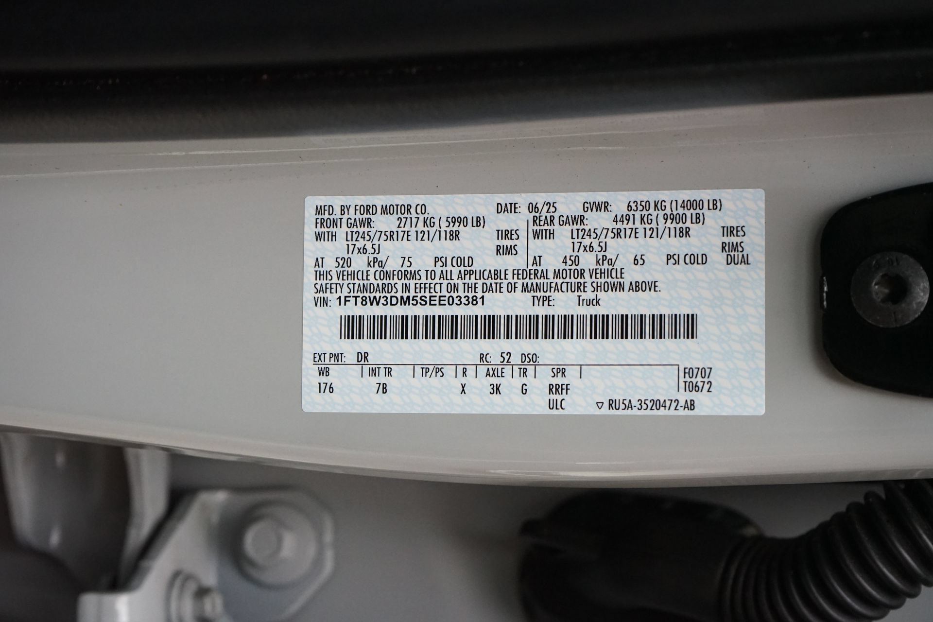 Used 2025 Ford F350 Platinum AWD/4WD image 27