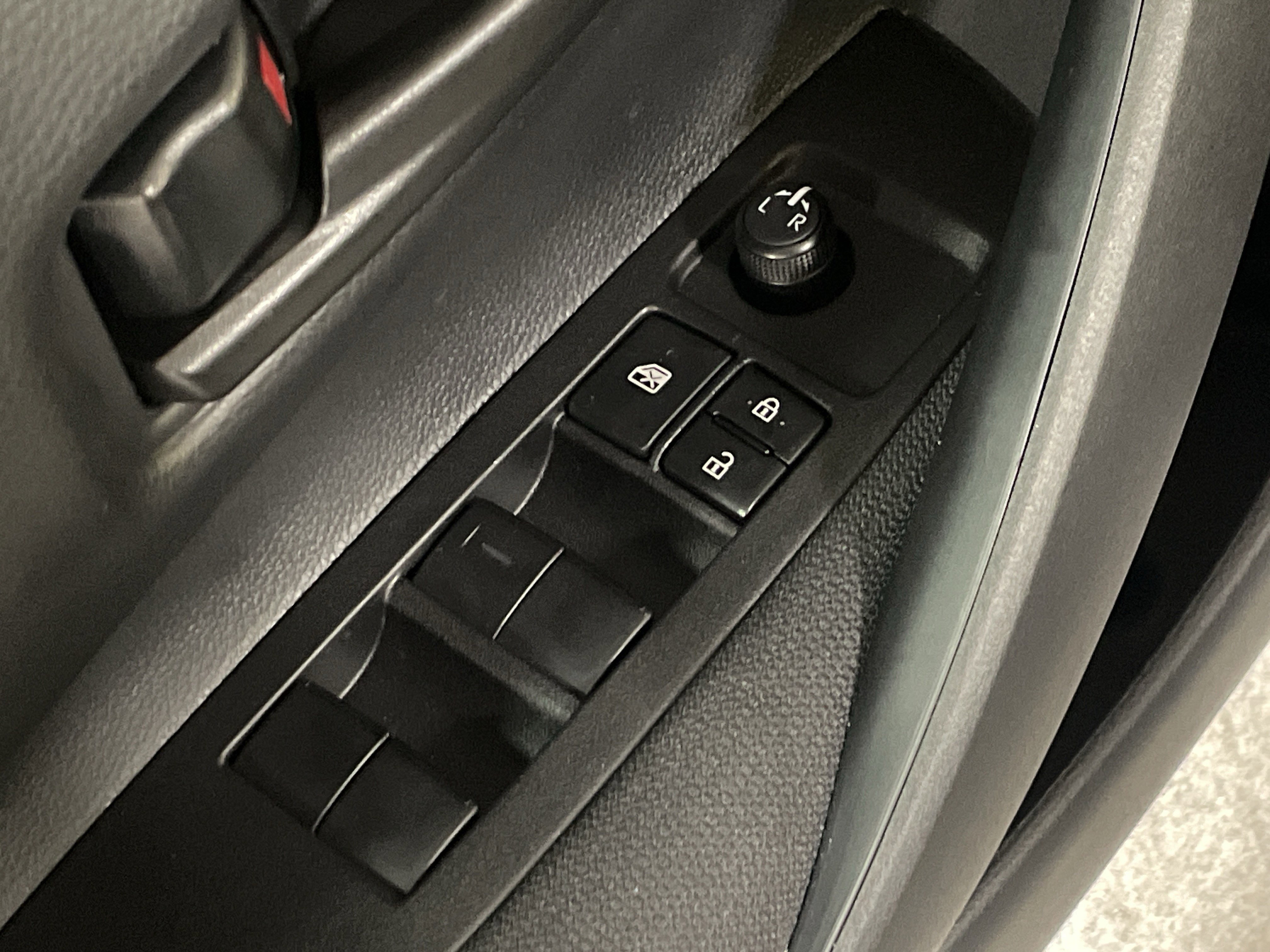 Used 2025 Toyota Corolla LE image 15