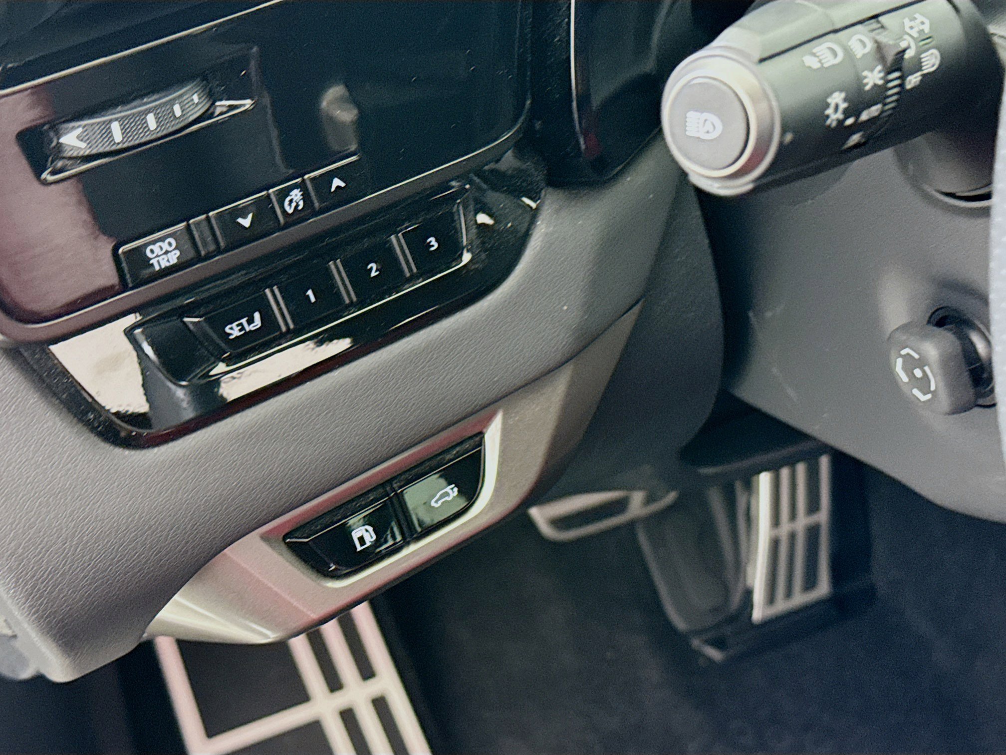 Used 2023 Lexus RX 500h F Sport AWD/4WD image 10