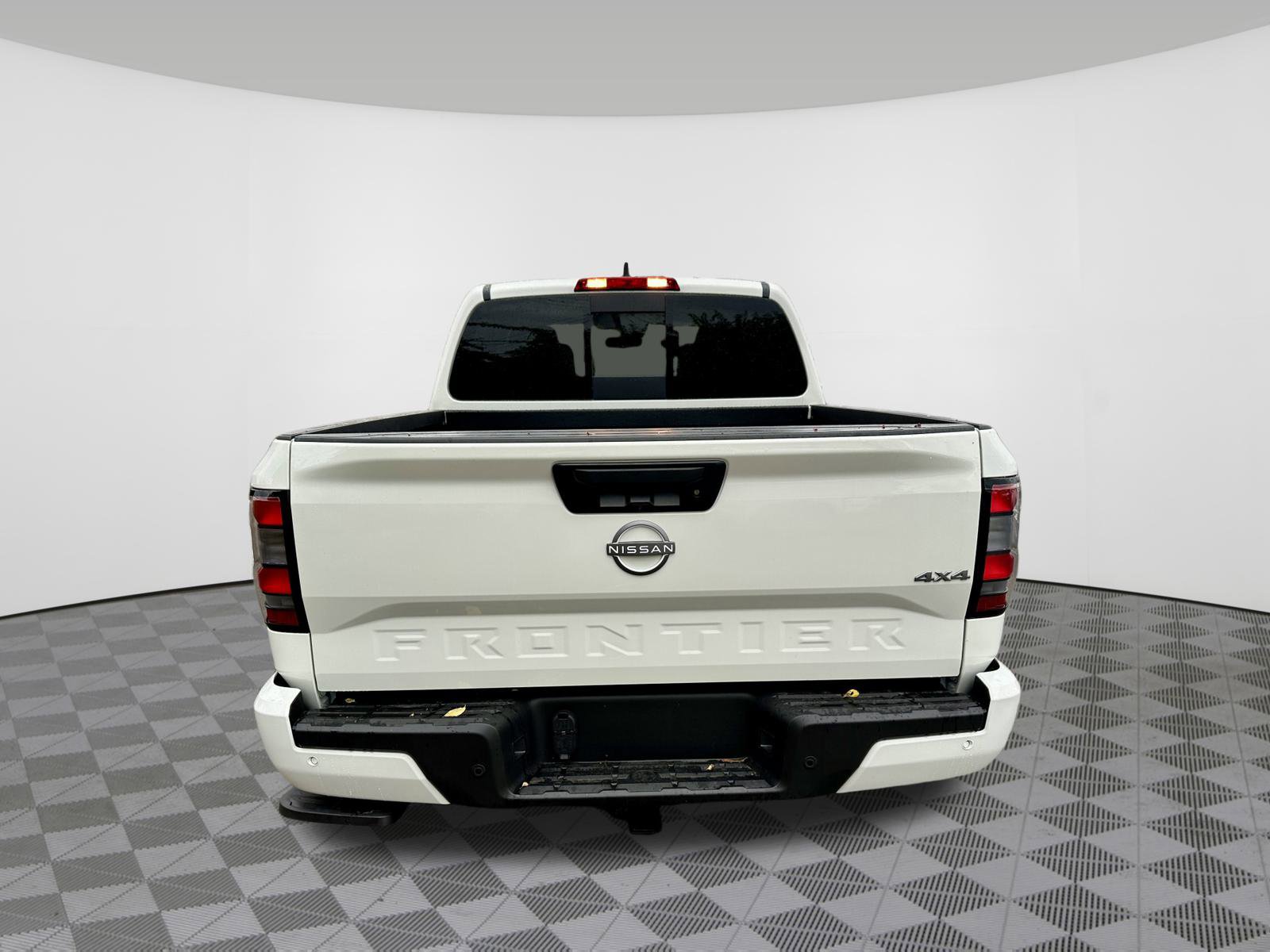 New 2026 Nissan Frontier SV w/ Tow Package AWD/4WD image 8