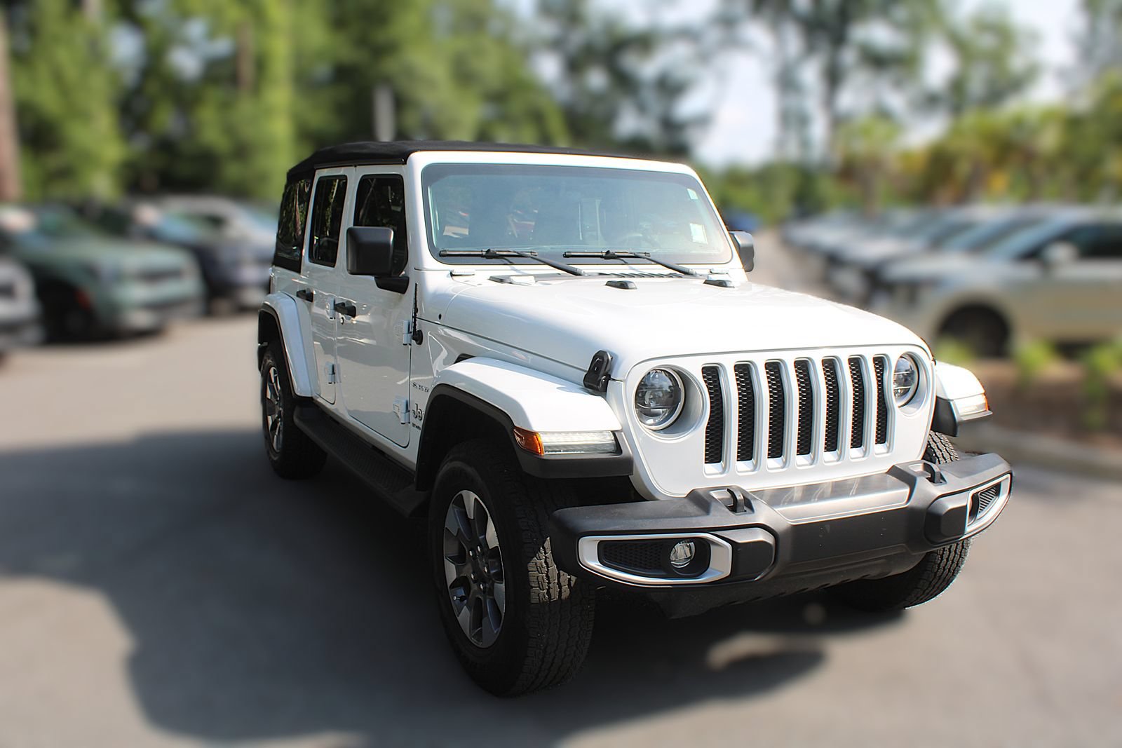 Used 2023 Jeep Wrangler Unlimited Sahara w/ LED Lighting Group AWD/4WD image 15