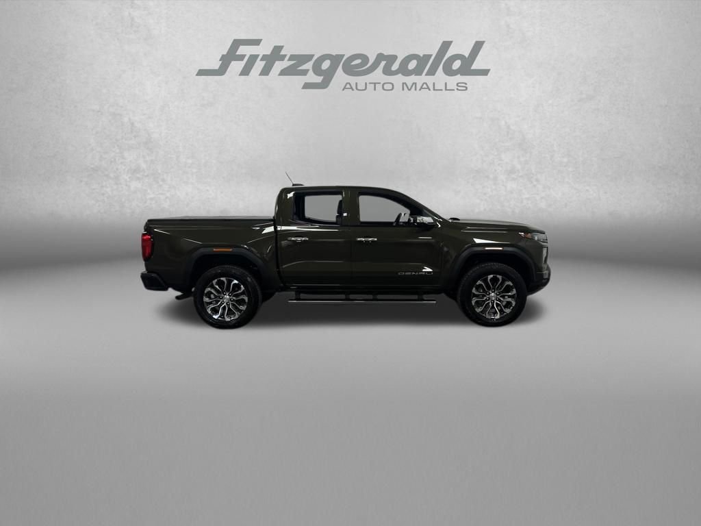 Used 2025 GMC Canyon Denali image 8