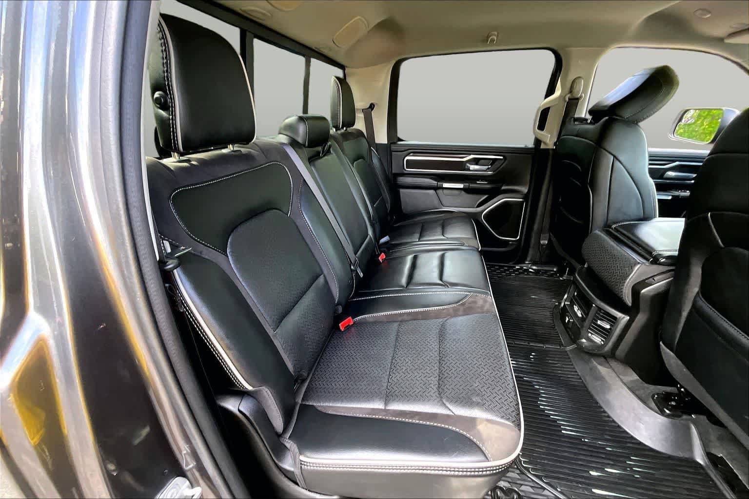 Used 2022 RAM 1500 Laramie AWD/4WD image 18