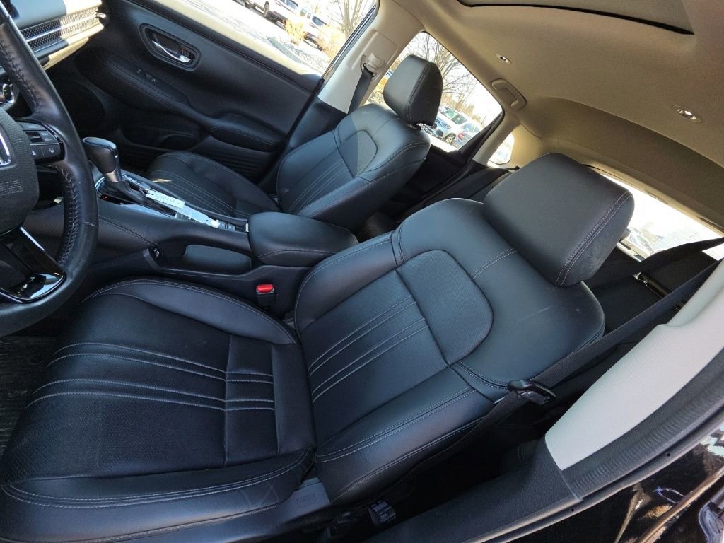 Used 2023 Honda HR-V EX-L image 10