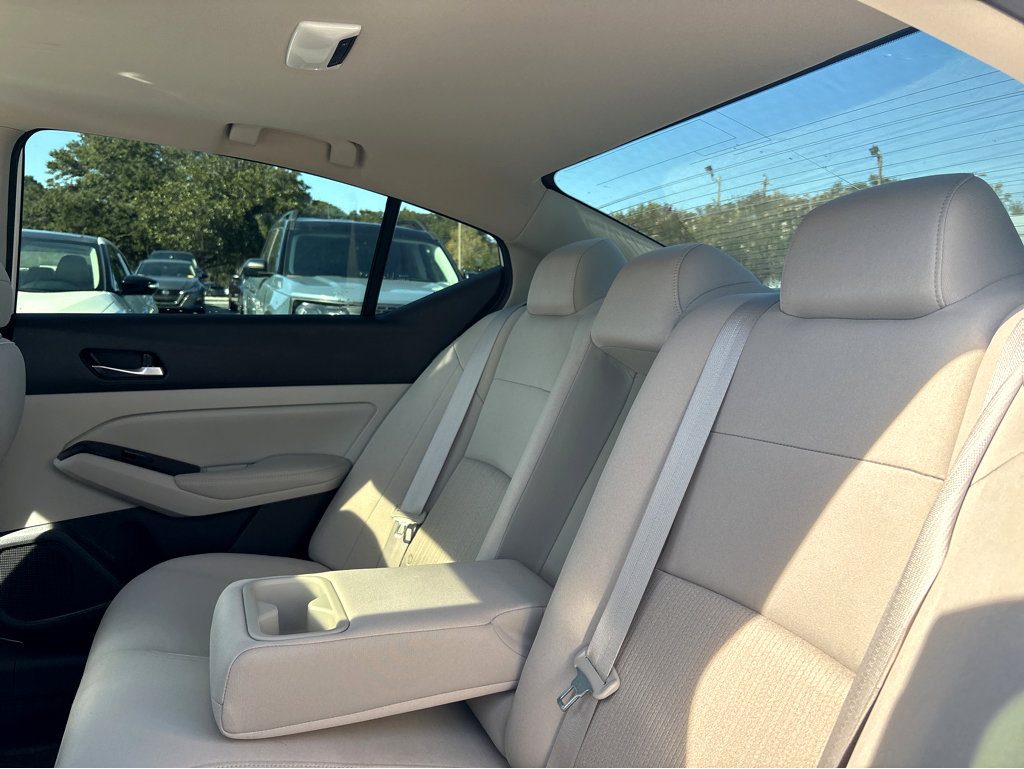 Used 2021 Nissan Altima 2.5 SV w/ SV Premium Package image 18