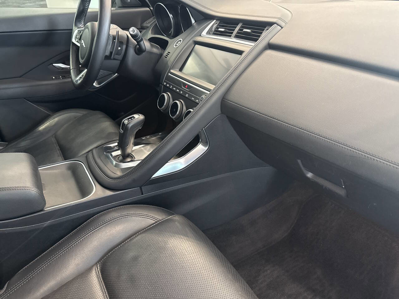 Used 2019 Jaguar E-PACE S image 45