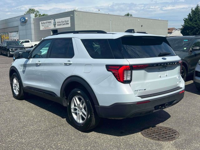 Used 2026 Ford Explorer Active AWD/4WD image 8
