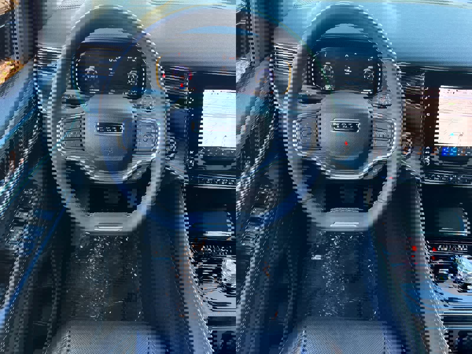 Used 2024 Jeep Wagoneer Series II w/ Flexible Seating Group image 15