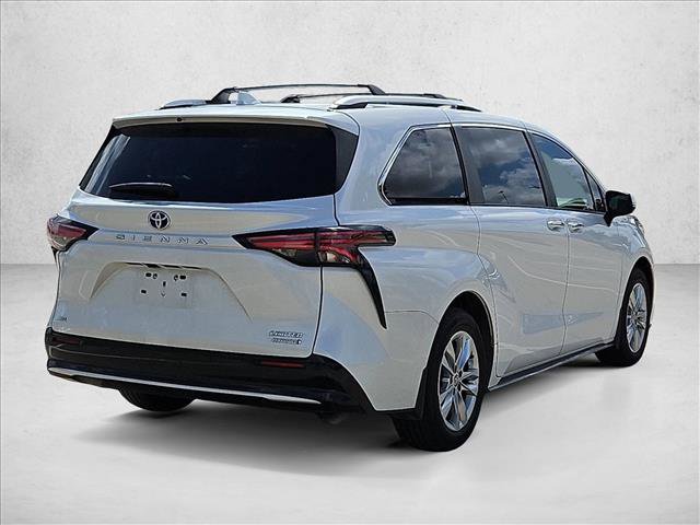 Used 2023 Toyota Sienna Limited AWD/4WD image 5