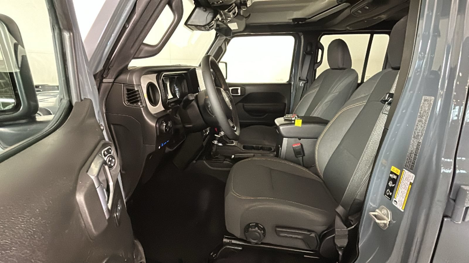 Used 2024 Jeep Wrangler Unlimited w/ Convenience Group AWD/4WD image 13