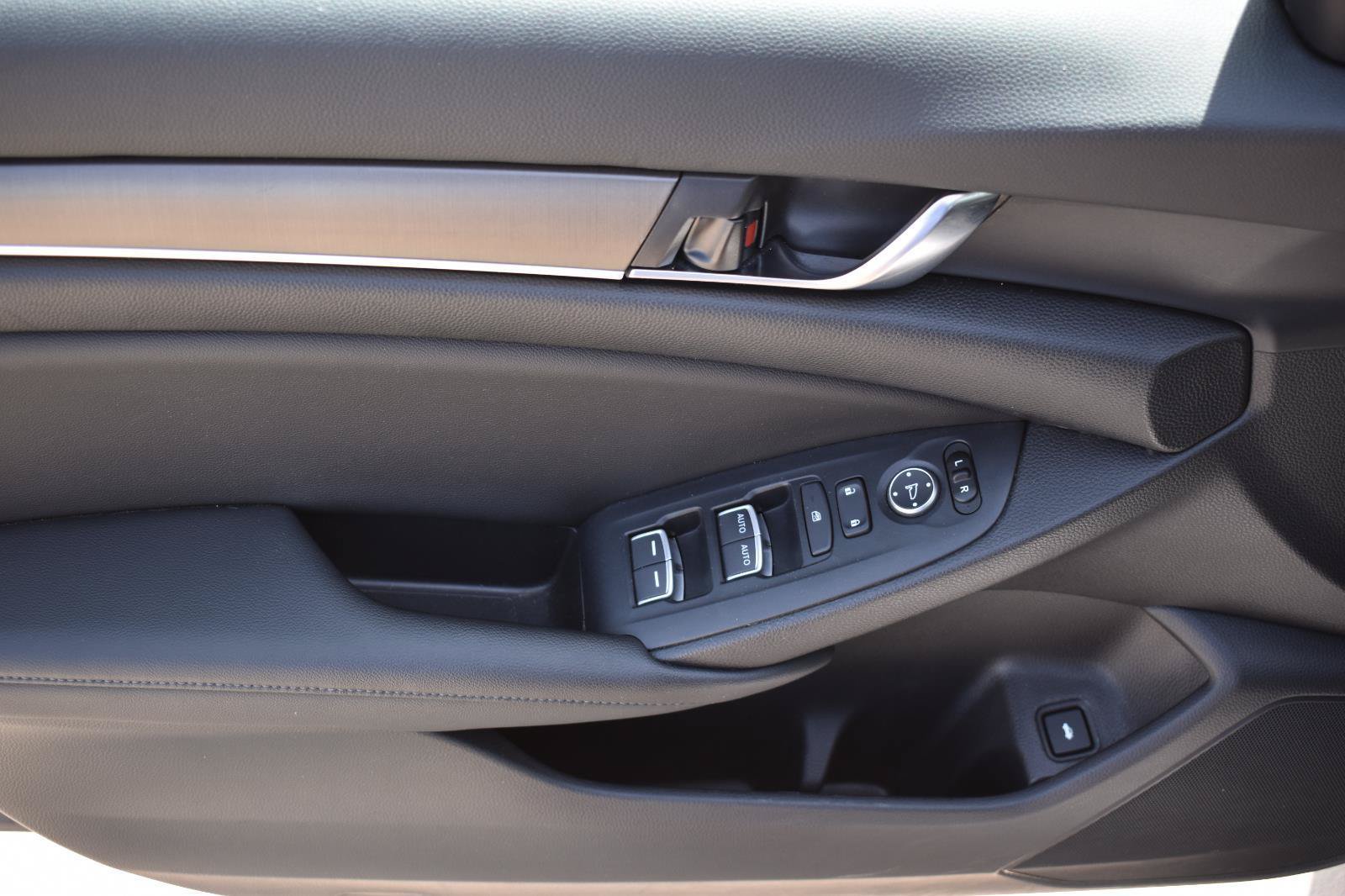 Used 2020 Honda Accord LX image 19