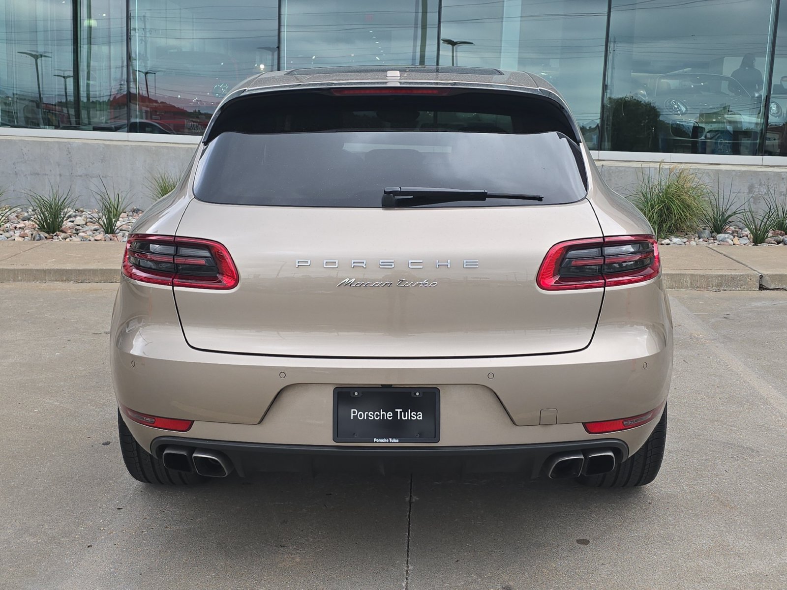 Used 2017 Porsche Macan Turbo AWD/4WD image 6