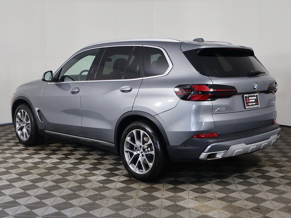 Used 2024 BMW X5 xDrive40i w/ Parking Assistance Package AWD/4WD image 9