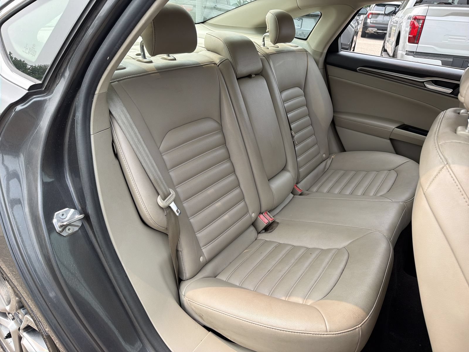 Used 2019 Ford Fusion SEL FWD image 21