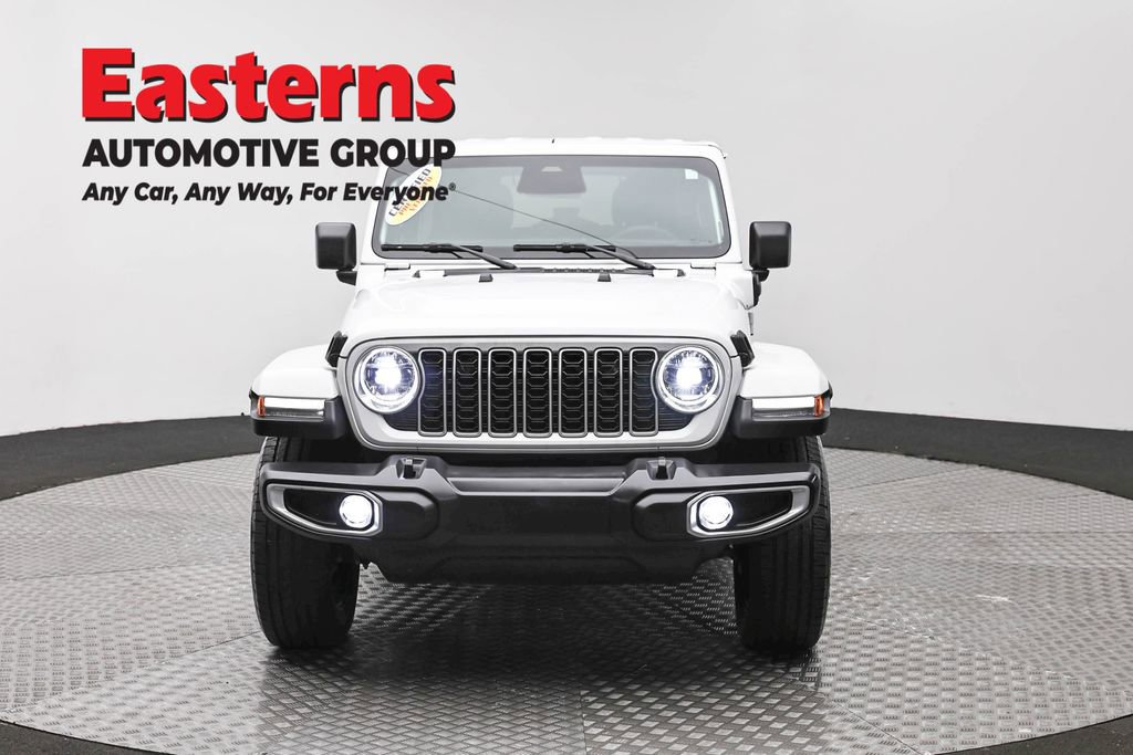 Used 2025 Jeep Wrangler Unlimited Sahara AWD/4WD image 2