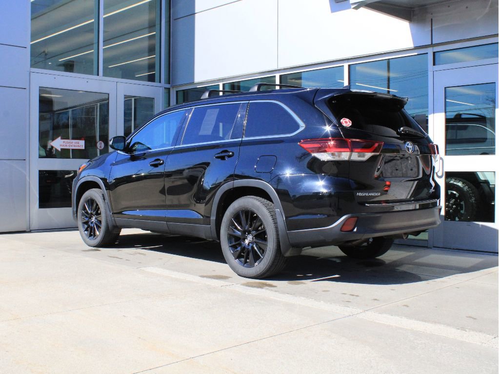 Used 2019 Toyota Highlander SE AWD/4WD image 6