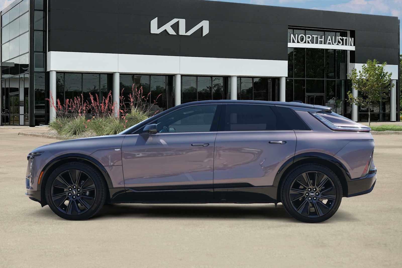 Used 2024 Cadillac Lyriq Sport AWD/4WD image 3