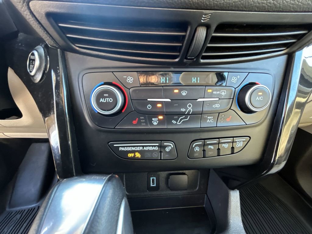 Used 2019 Ford Escape Titanium image 19