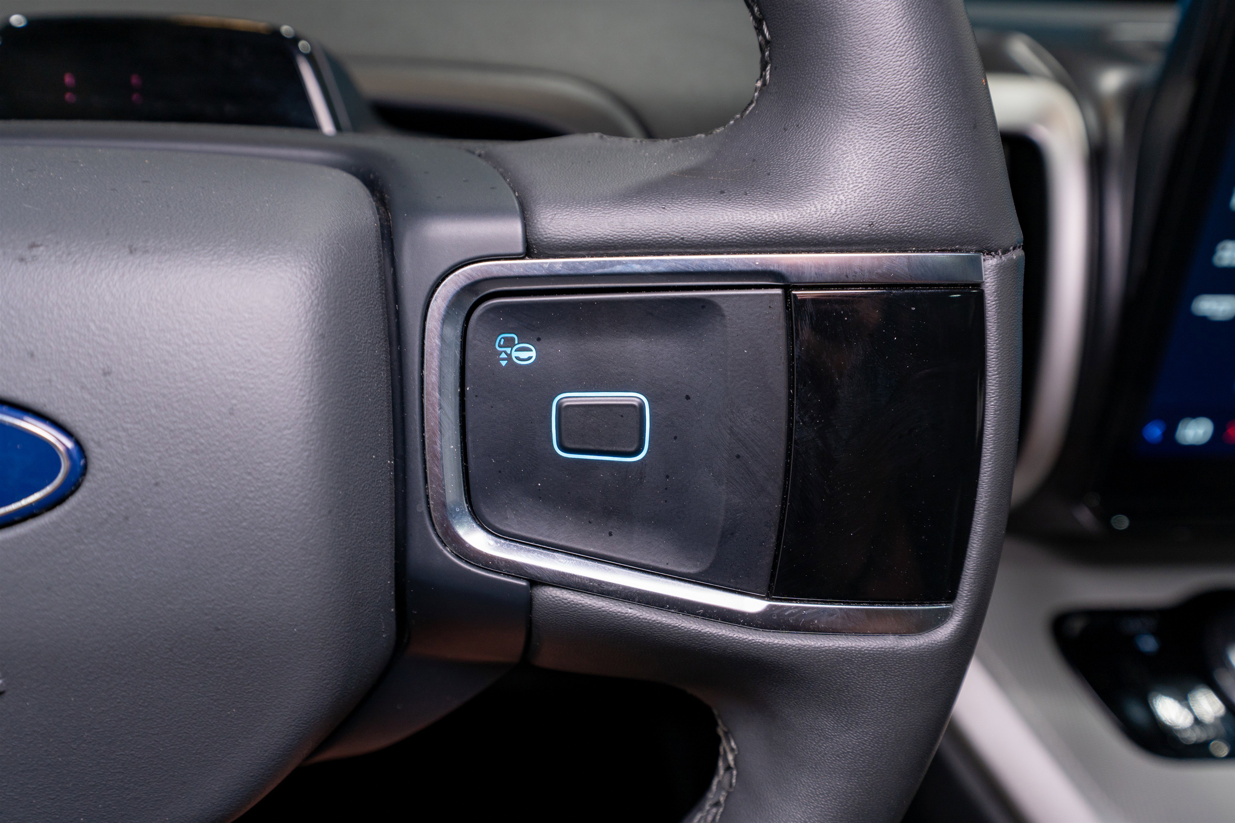 Used 2025 Ford Expedition Active AWD/4WD image 28