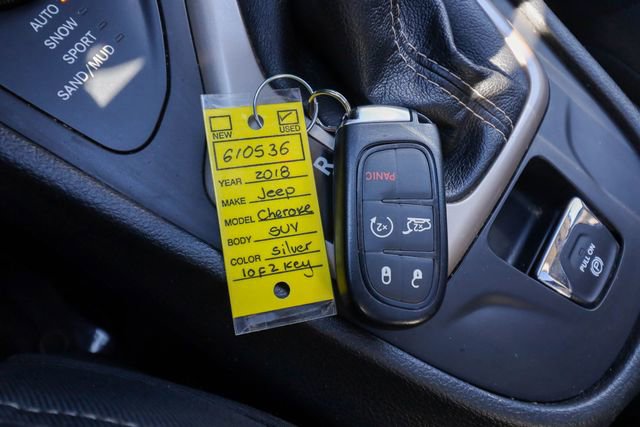 Used 2018 Jeep Cherokee Limited AWD/4WD image 9