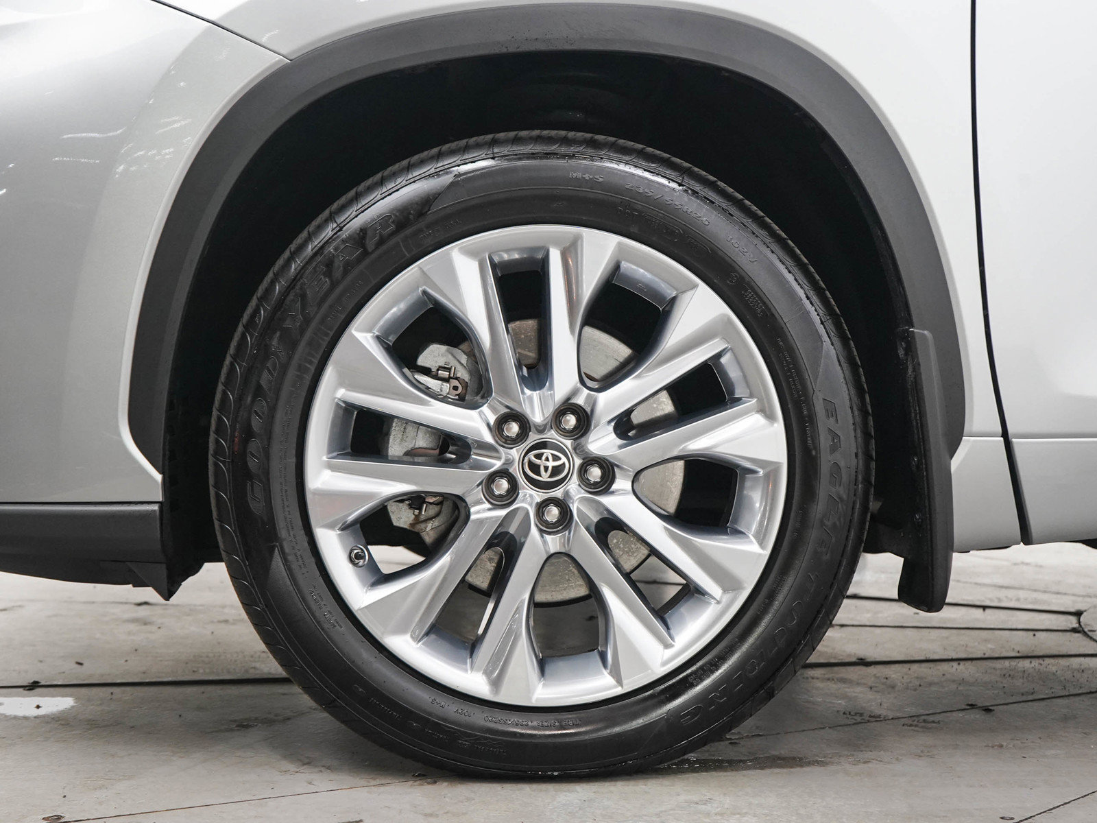 Used 2024 Toyota Highlander Limited AWD/4WD image 31