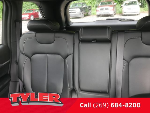 Certified 2024 Jeep Grand Cherokee Limited AWD/4WD image 38