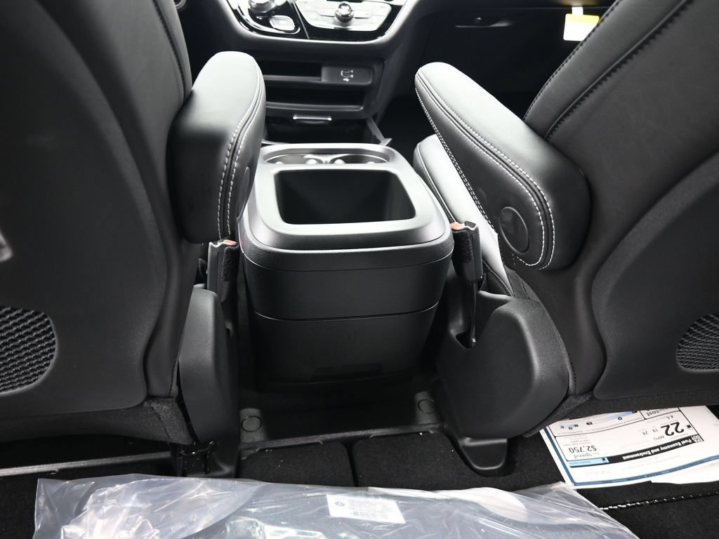 New 2026 Chrysler Voyager LX FWD image 30
