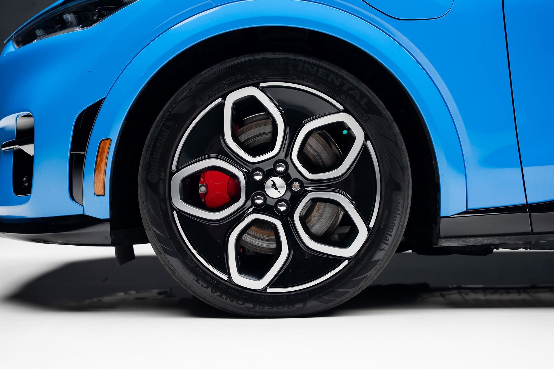 Used 2021 Ford Mustang Mach-E GT image 18