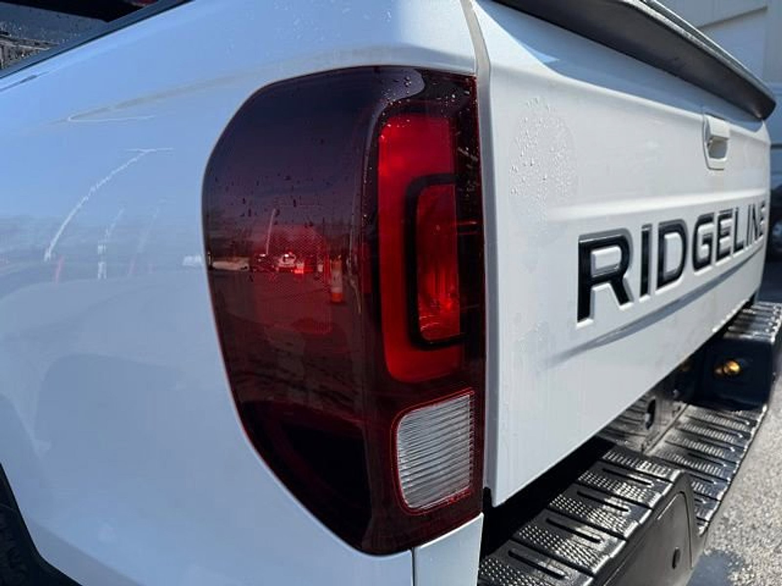 Used 2025 Honda Ridgeline Black Edition image 4