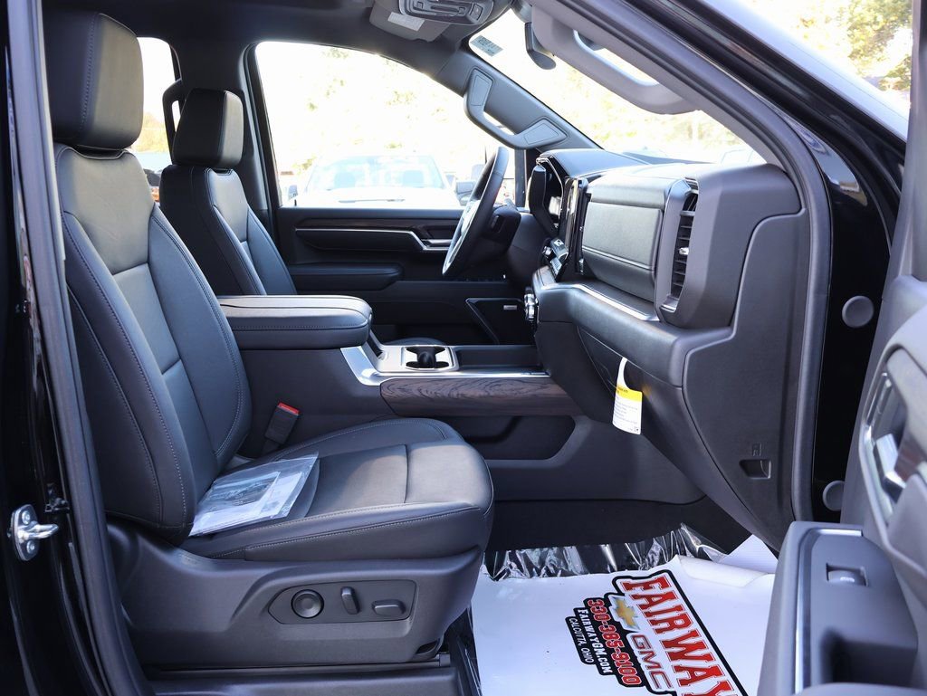 New 2025 GMC Sierra 2500 SLT w/ SLT Convenience Package image 42