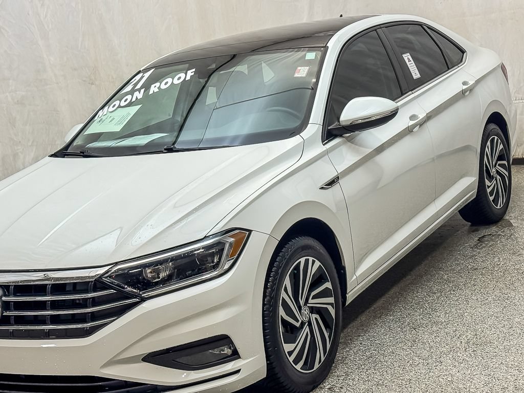Used 2021 Volkswagen Jetta SEL Premium FWD image 4