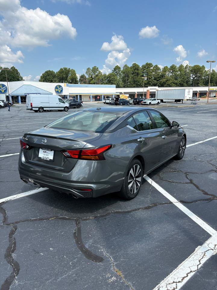 Used 2022 Nissan Altima 2.5 SV w/ SV Premium Package FWD image 5