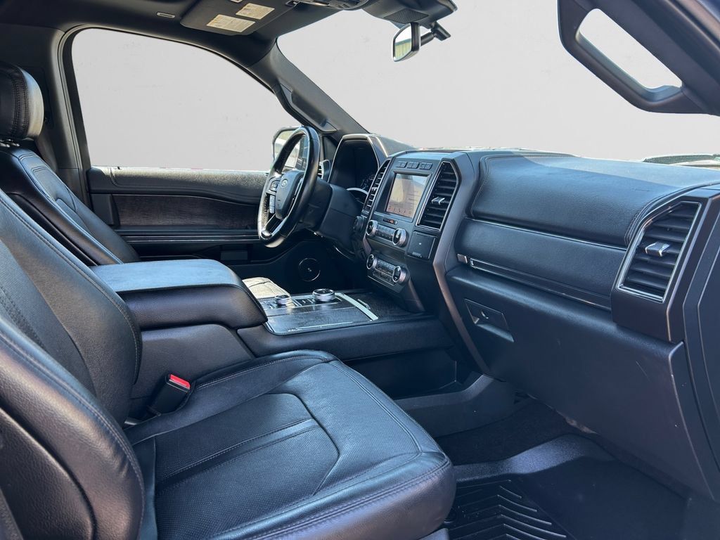 Used 2019 Ford Expedition Limited w/ Equipment Group 302A AWD/4WD image 17
