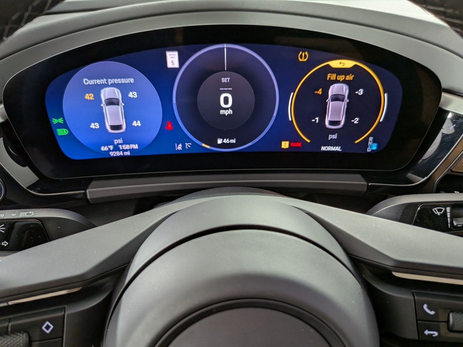 Certified 2025 Porsche Macan Electric RWD image 14
