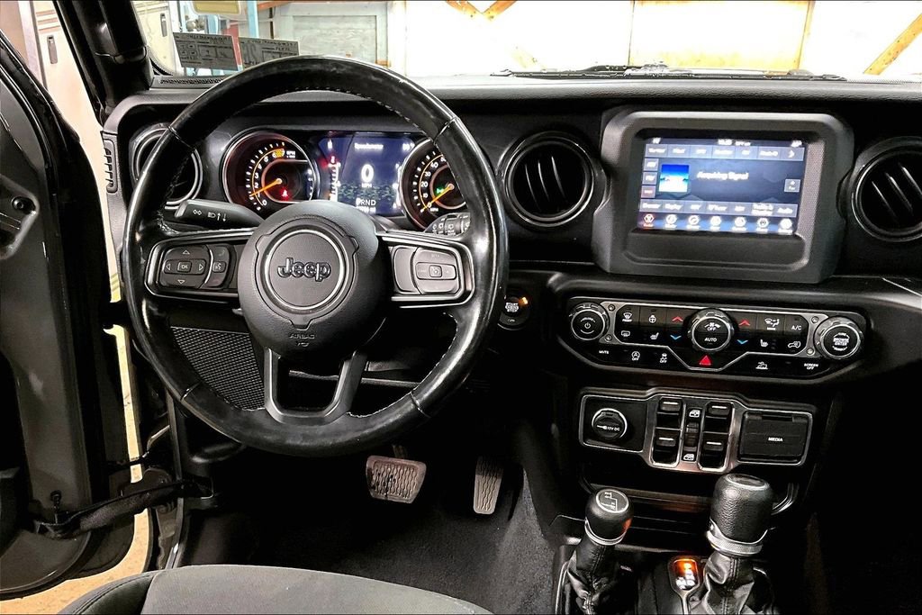 Used 2021 Jeep Wrangler Unlimited Sport AWD/4WD image 5