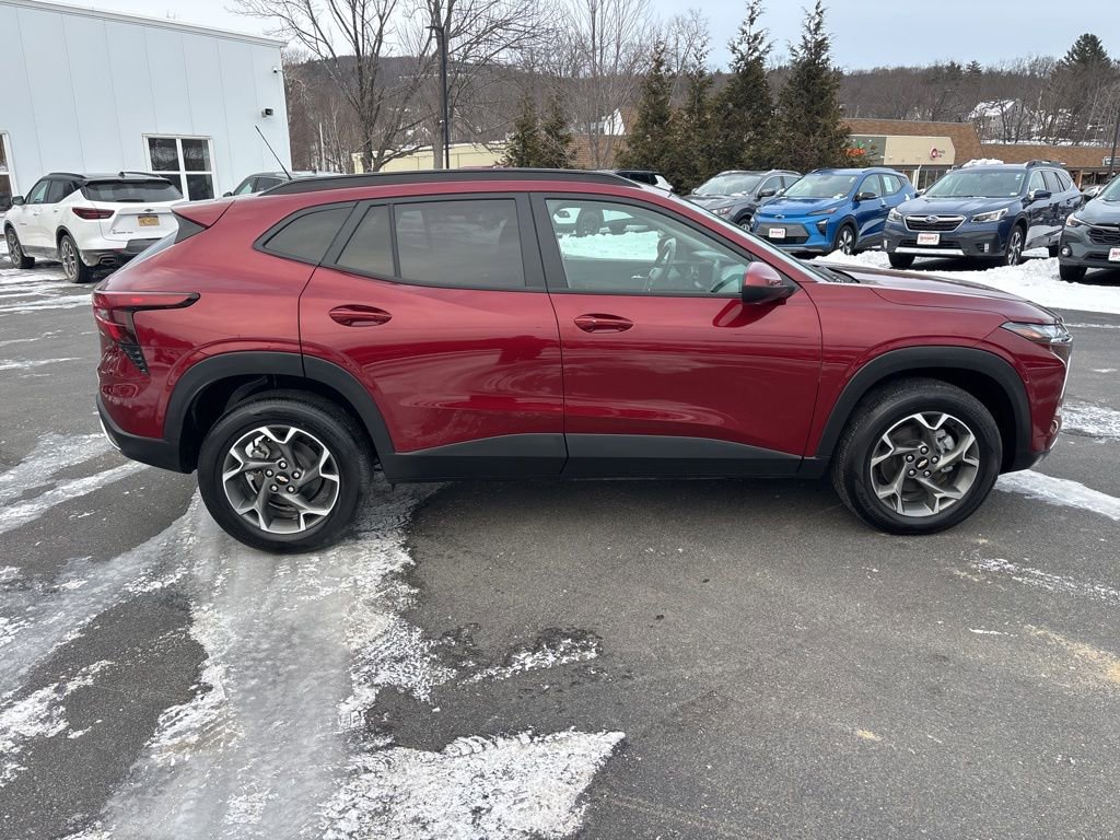 Certified 2024 Chevrolet Trax LT w/ Driver Confidence Package image 6
