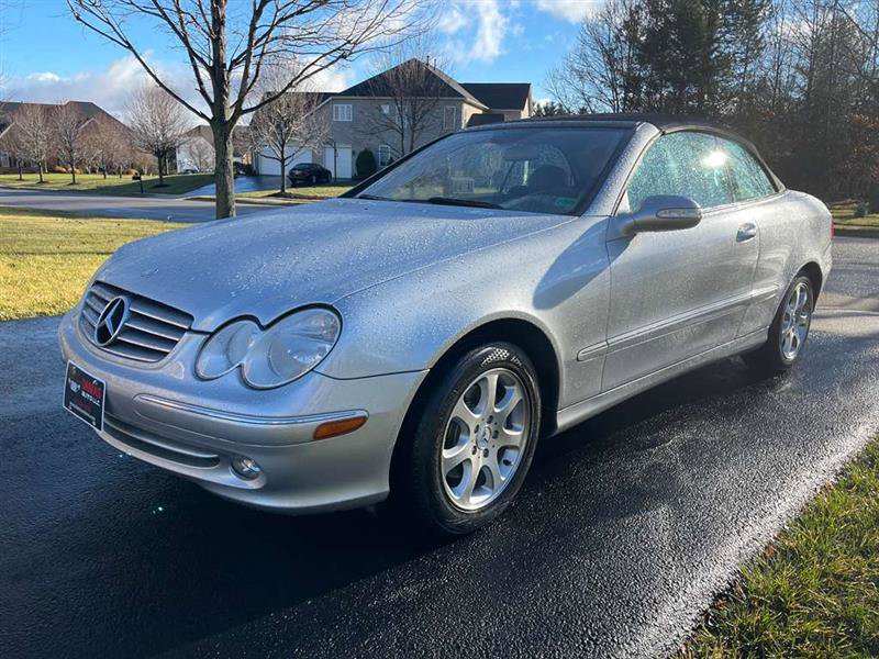 Used 2004 Mercedes-Benz CLK 320 image 2