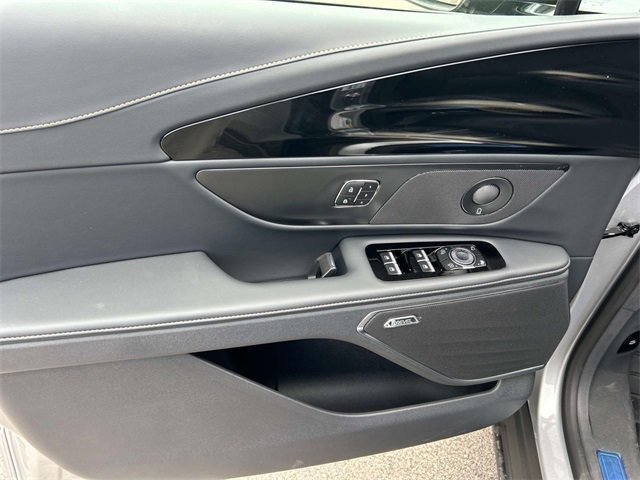 New 2025 Lincoln Nautilus Premier w/ Equipment Group 102A image 17