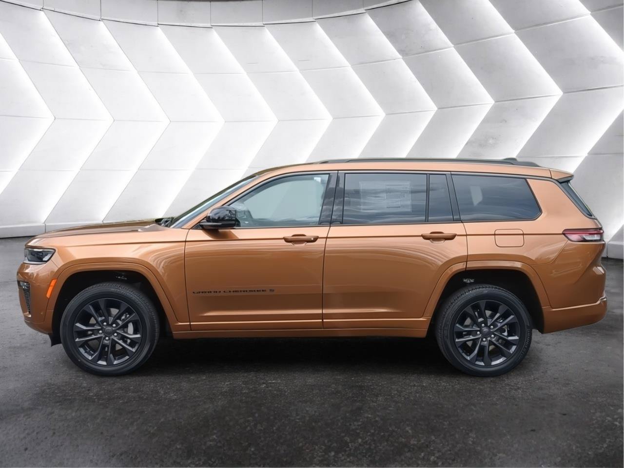 New 2026 Jeep Grand Cherokee L Limited AWD/4WD image 3