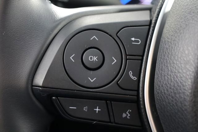 Used 2024 Toyota Venza LE image 11