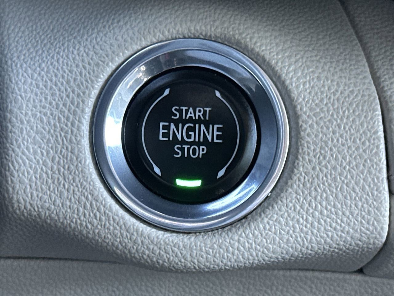 Used 2021 Buick Envision Avenir w/ Technology Package II image 11