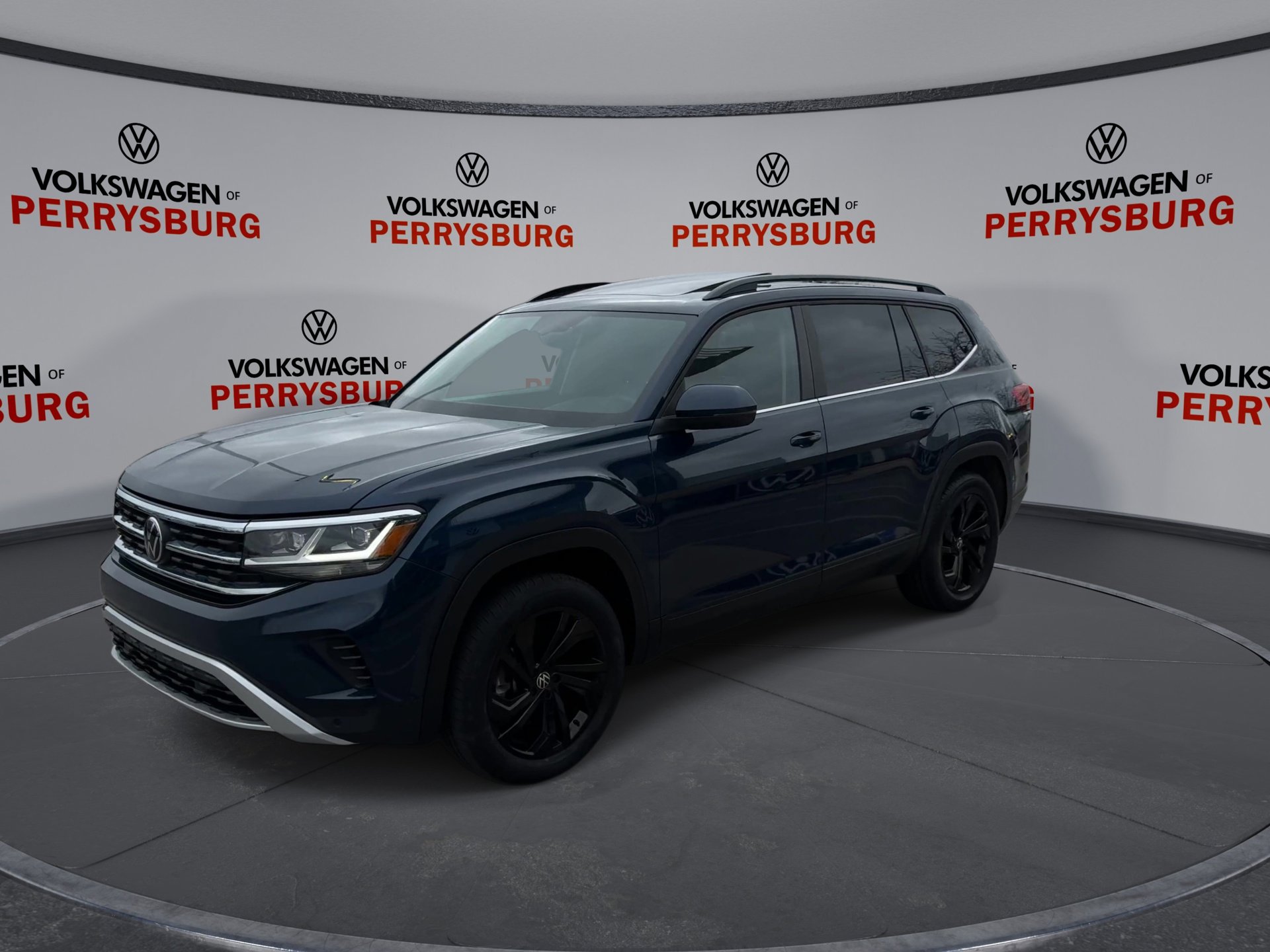 Used 2023 Volkswagen Atlas SE w/ Panoramic Sunroof Package image 4